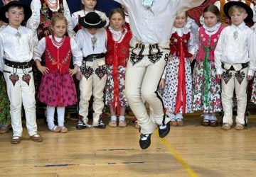 Już od ćwierćwiecza w murach naszej szkoły niosą się te same, wzruszające słowa